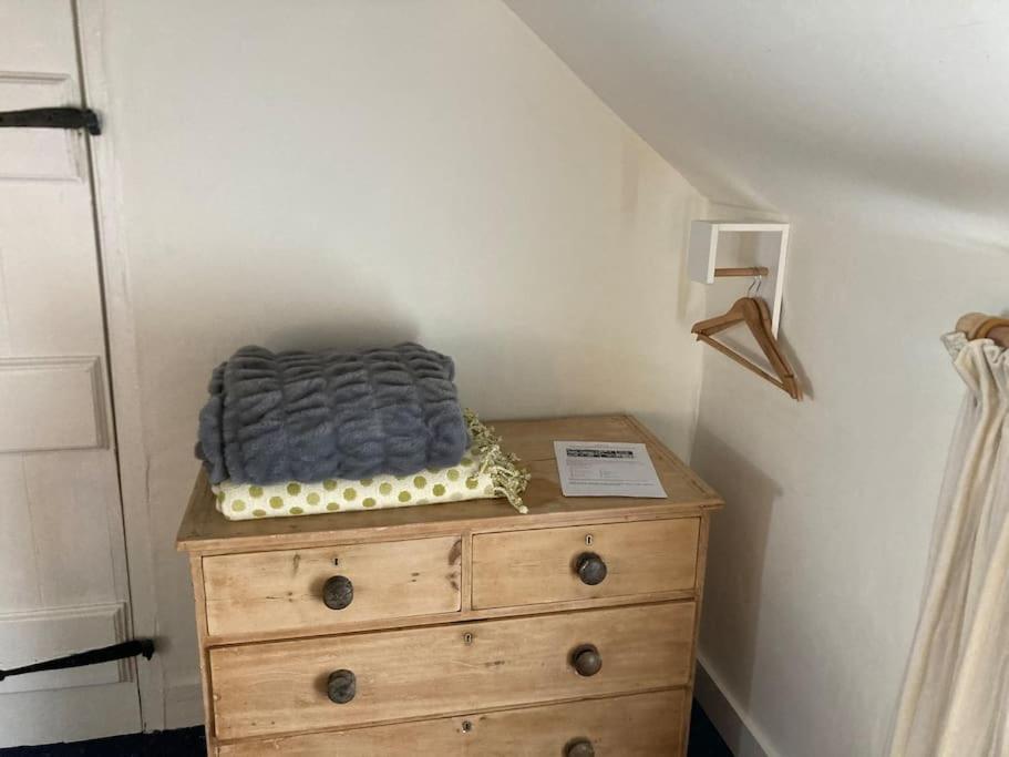 Bryntirion Farmhouse Rooms Llanfair Caereinion 외부 사진